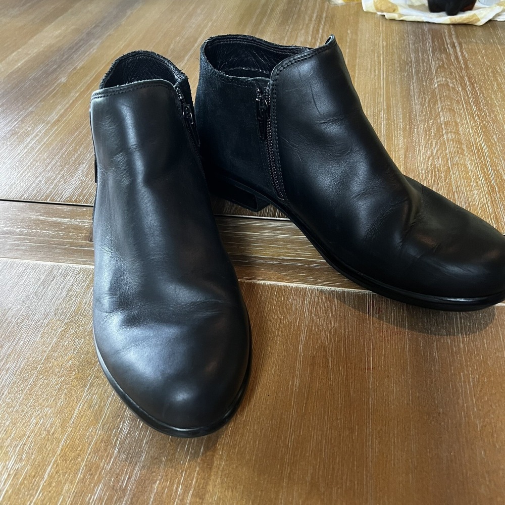 NAOT Women's Size 39 US 8.5 Helm Black Raven/ Black Suede Boot Bootie Zip EUC